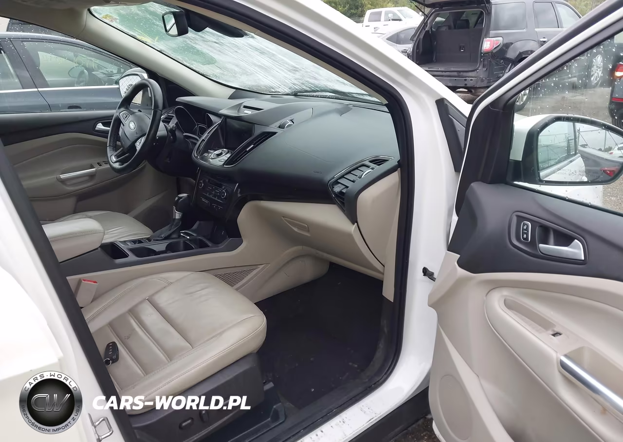 2017 Ford Escape Titanium VIN:1FMCU9J90HUA63277 - 5