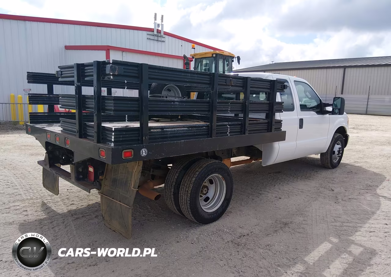 2015 Ford F-350 Chassis Xl VIN:1FD8X3G60FED32019 - 4