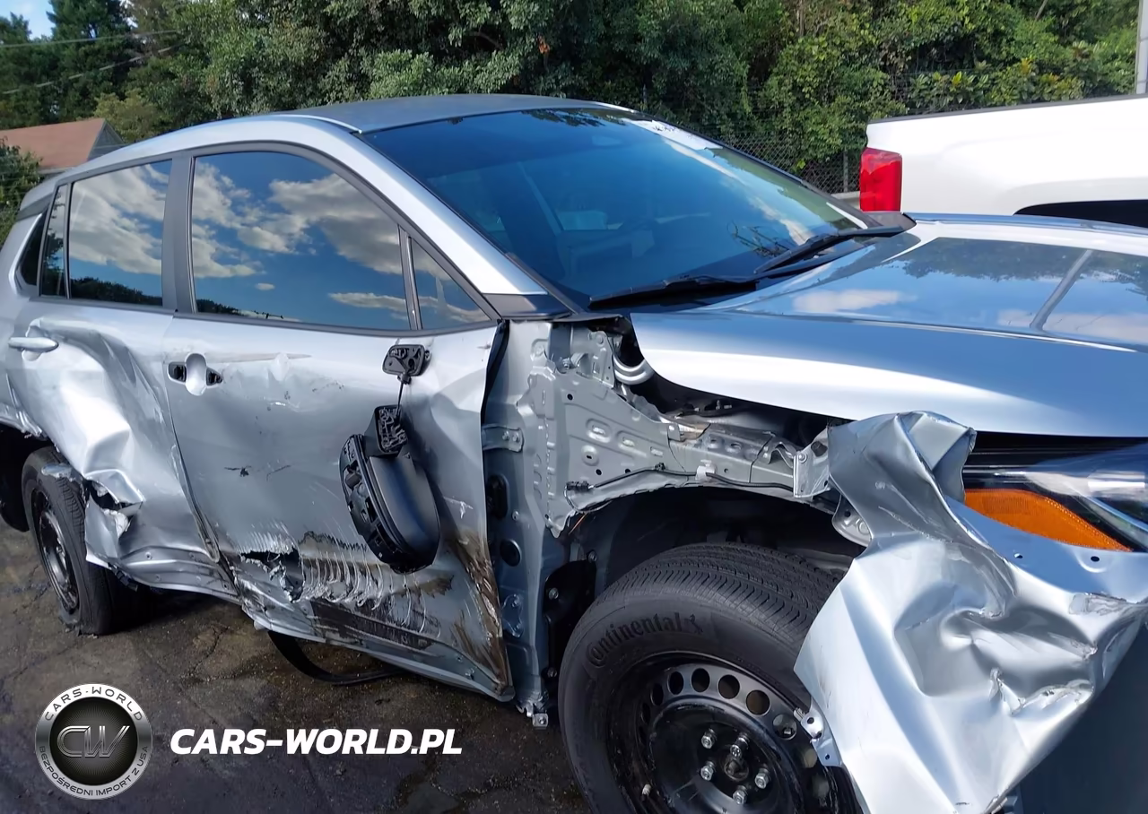 2024 Toyota Corolla Cross L VIN:7MUAAAAG9RV107681 - 13