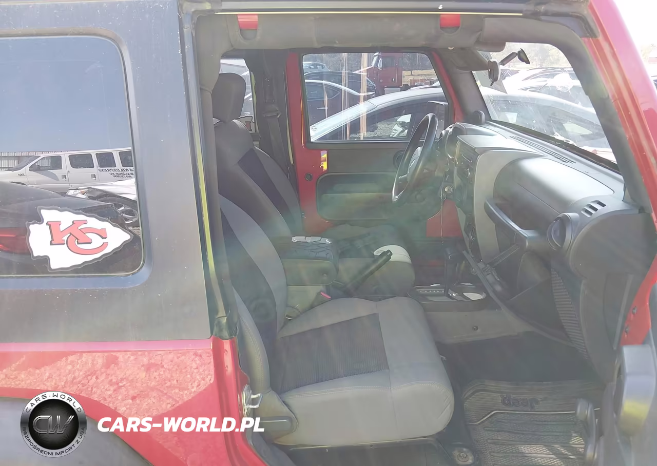 2010 Jeep Wrangler Sport VIN:1J4AA2D13AL100796 - 5