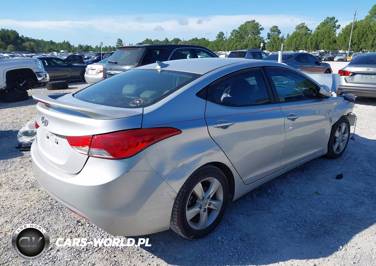 2013 Hyundai Elantra Gls VIN:KMHDH4AE1DU489207 - 4