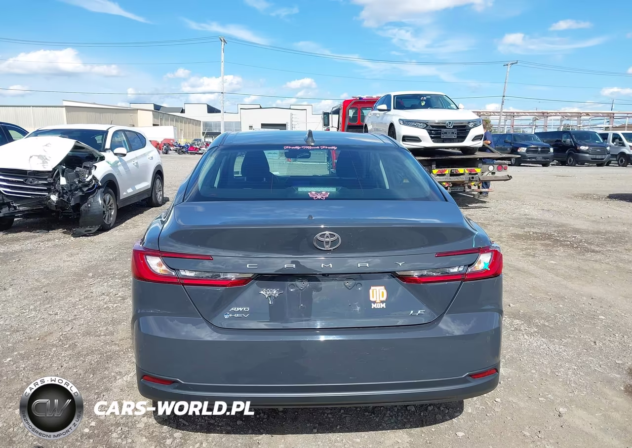 2025 Toyota Camry Le VIN:4T1DBADK8SU513727 - 17