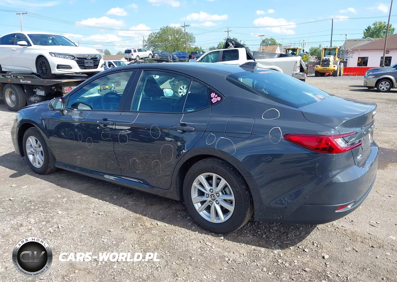 2025 Toyota Camry Le VIN:4T1DBADK8SU513727 - 3