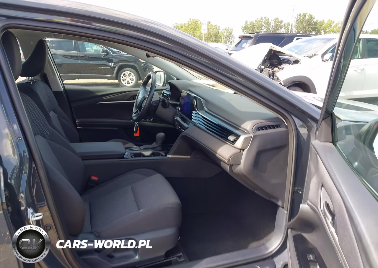 2025 Toyota Camry Le VIN:4T1DBADK8SU513727 - 5
