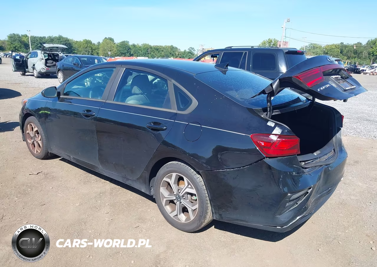 2019 Kia Forte Lxs VIN:3KPF24AD7KE007728 - 17