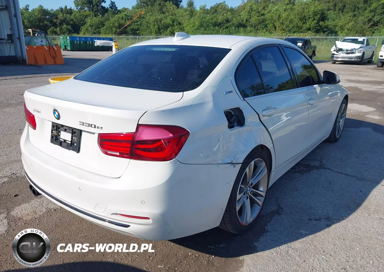 2017 BMW 330E Iperformance VIN:WBA8E1C3XHA030061 - 4
