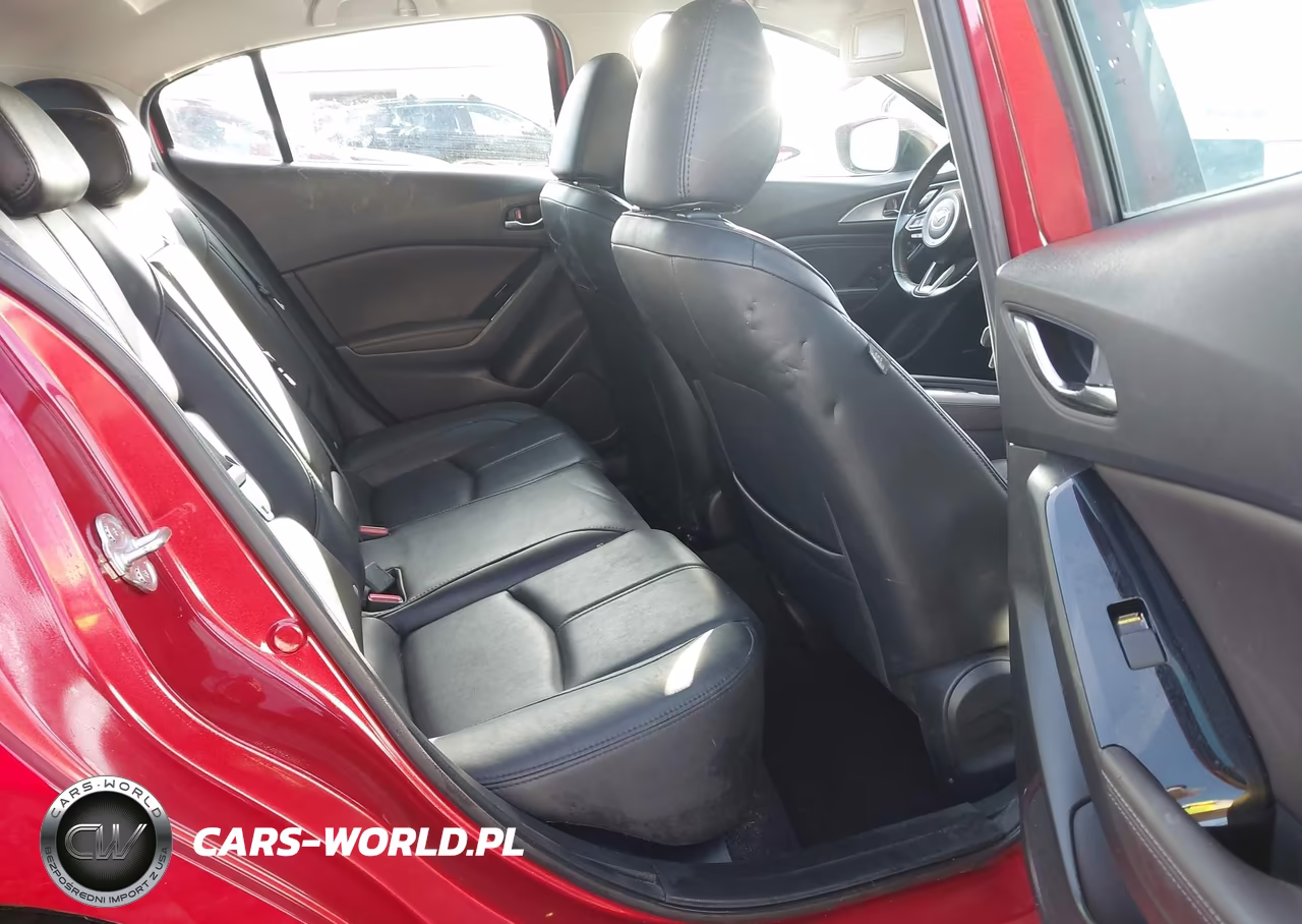 2018 Mazda Mazda3 Touring VIN:3MZBN1L32JM244945 - 19