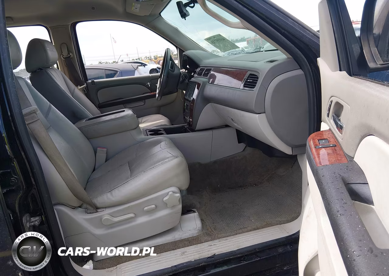 2013 Chevrolet Suburban 1500 Lt VIN:1GNSCJE08DR256281 - 5