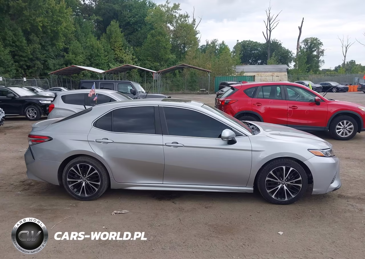 2018 Toyota Camry Se VIN:4T1B11HK8JU521622 - 13