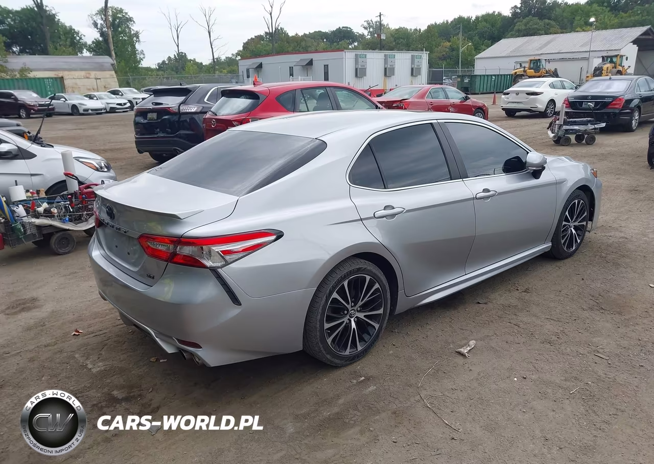 2018 Toyota Camry Se VIN:4T1B11HK8JU521622 - 4
