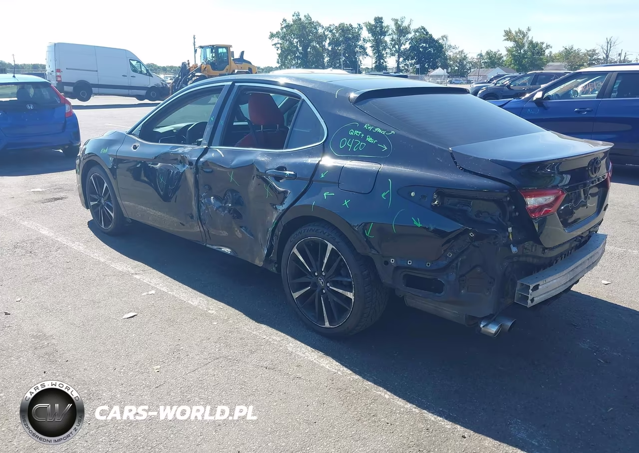 2018 Toyota Camry Xse VIN:4T1B61HK2JU523688 - 3