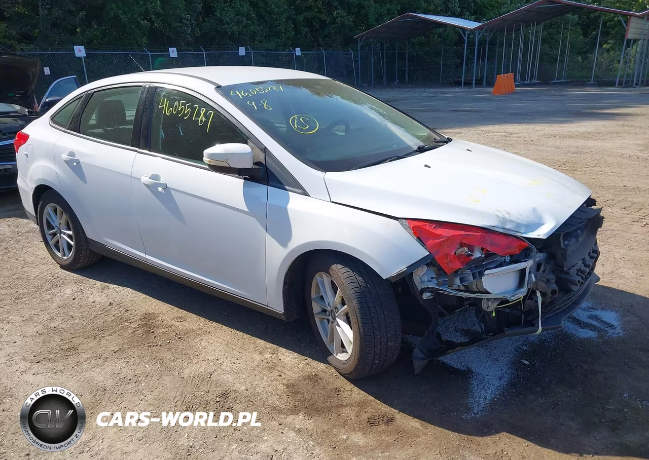 2017 Ford Focus Se VIN:1FADP3F28HL330377 - 1