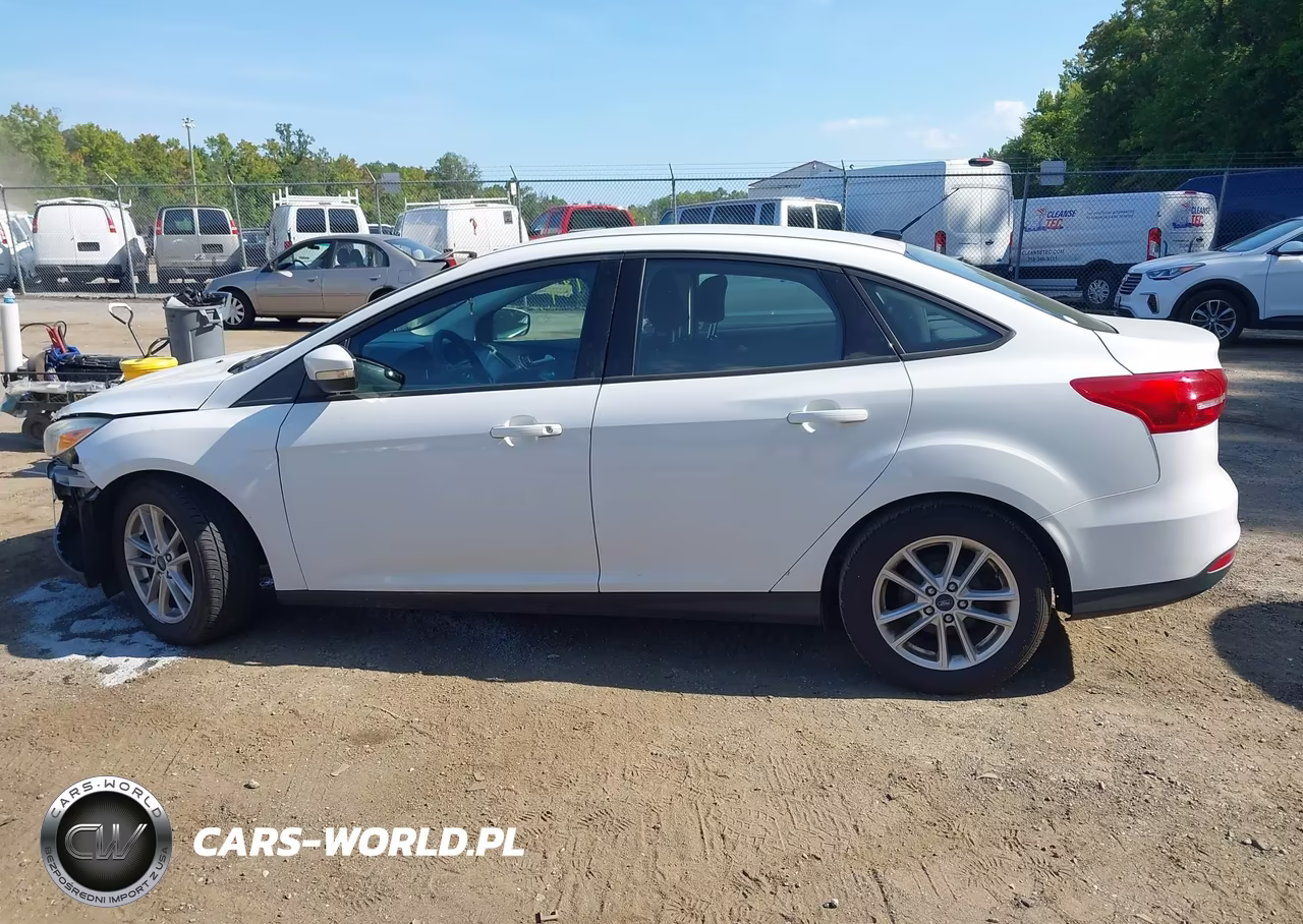 2017 Ford Focus Se VIN:1FADP3F28HL330377 - 14