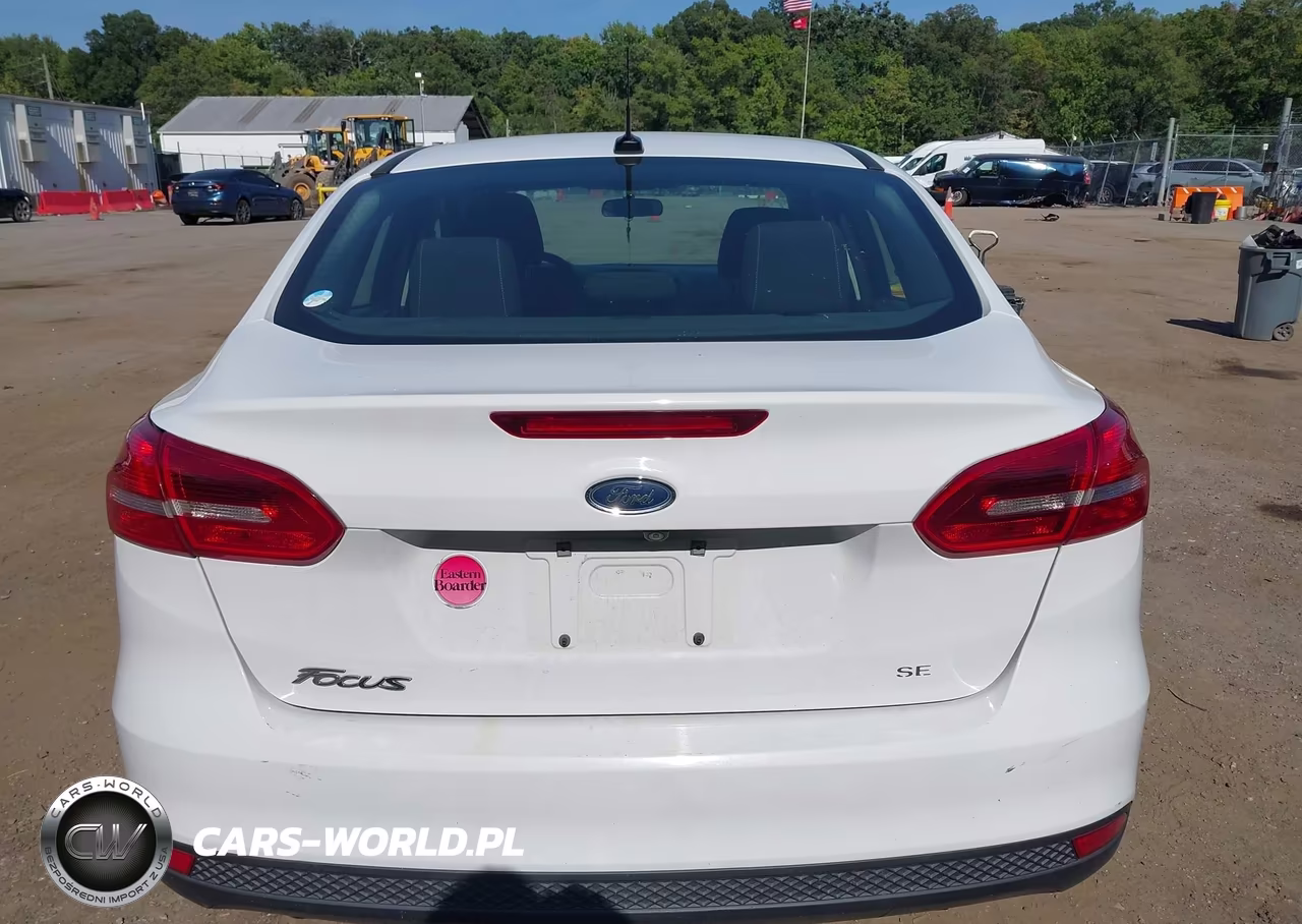 2017 Ford Focus Se VIN:1FADP3F28HL330377 - 16