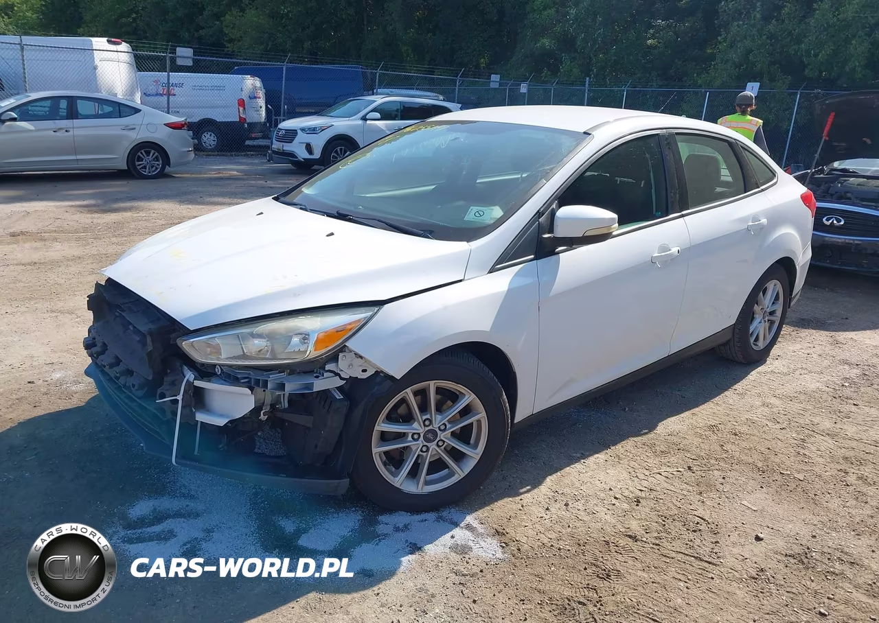 2017 Ford Focus Se VIN:1FADP3F28HL330377 - 2