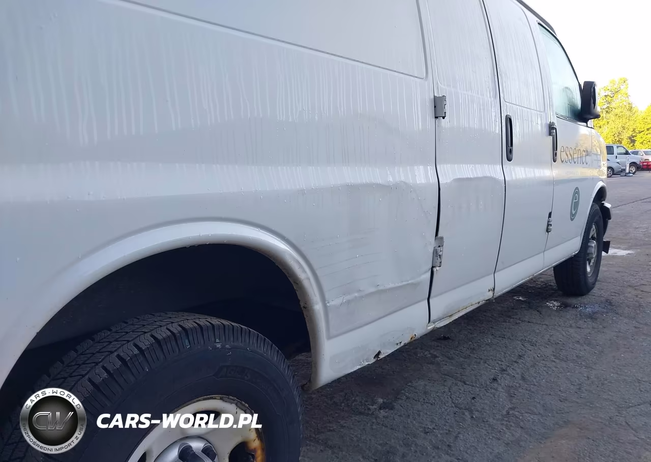 2017 GMC Savana 3500 Work Van VIN:1GTZ7HFF9H1133567 - 17
