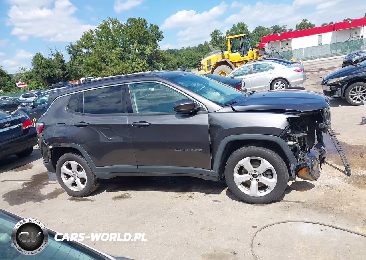 2018 Jeep Compass Latitude 4X4 VIN:3C4NJDBB7JT334474 - 14