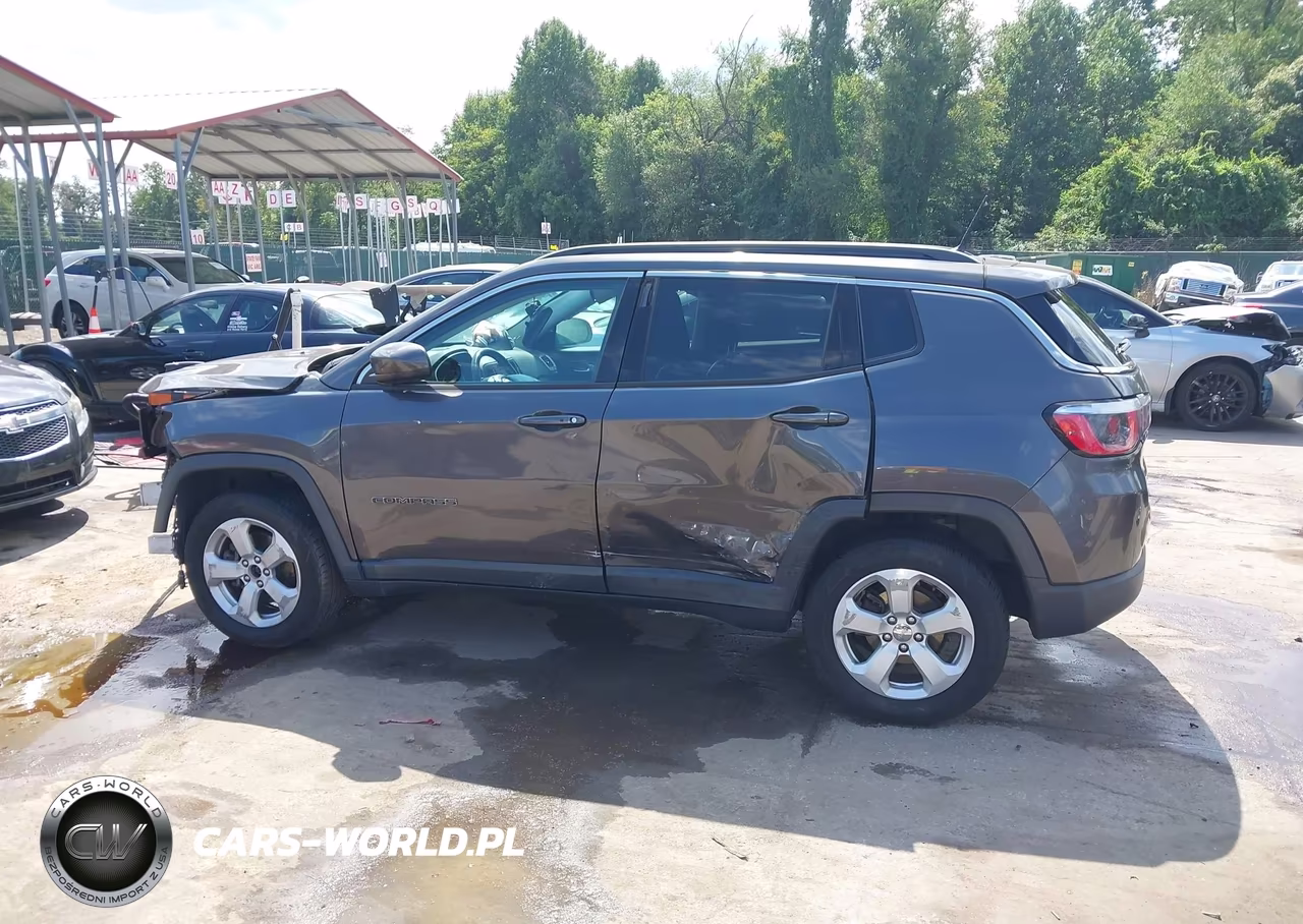2018 Jeep Compass Latitude 4X4 VIN:3C4NJDBB7JT334474 - 15