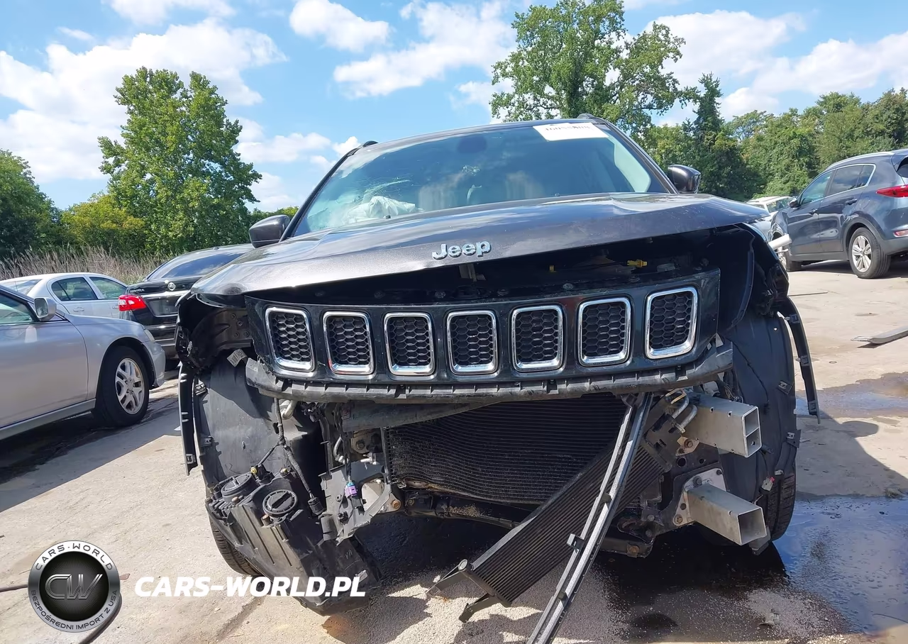 2018 Jeep Compass Latitude 4X4 VIN:3C4NJDBB7JT334474 - 6