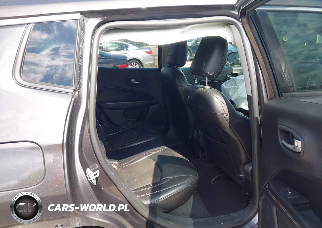 2018 Jeep Compass Latitude 4X4 VIN:3C4NJDBB7JT334474 - 8