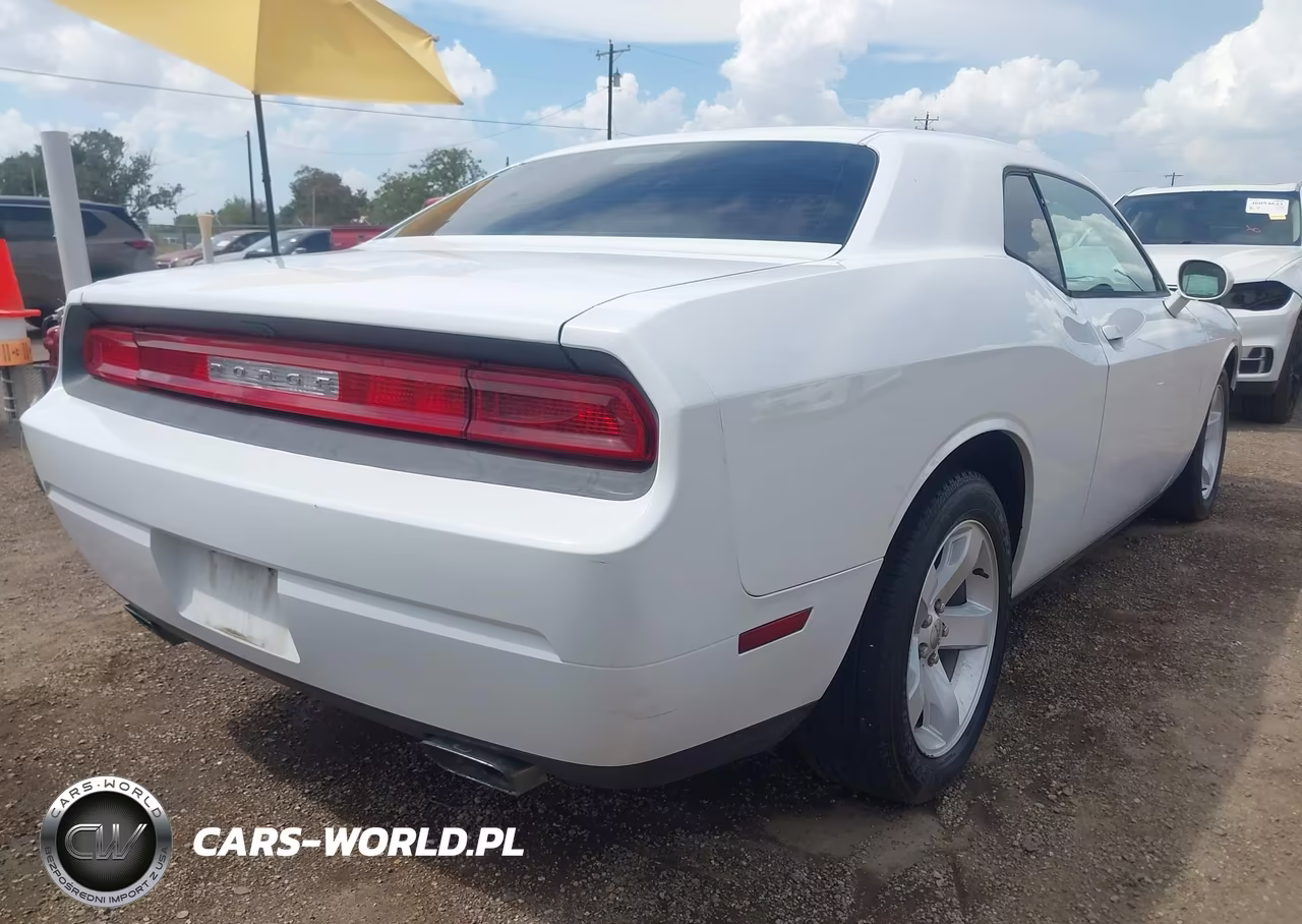 2014 Dodge Challenger Sxt VIN:2C3CDYAG1EH251144 - 4