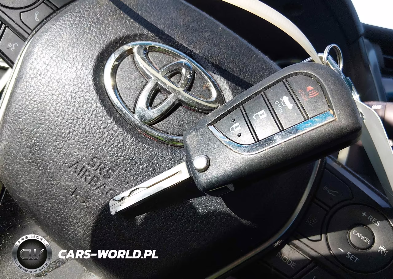 2018 Toyota Camry Le VIN:4T1B11HK9JU523086 - 11