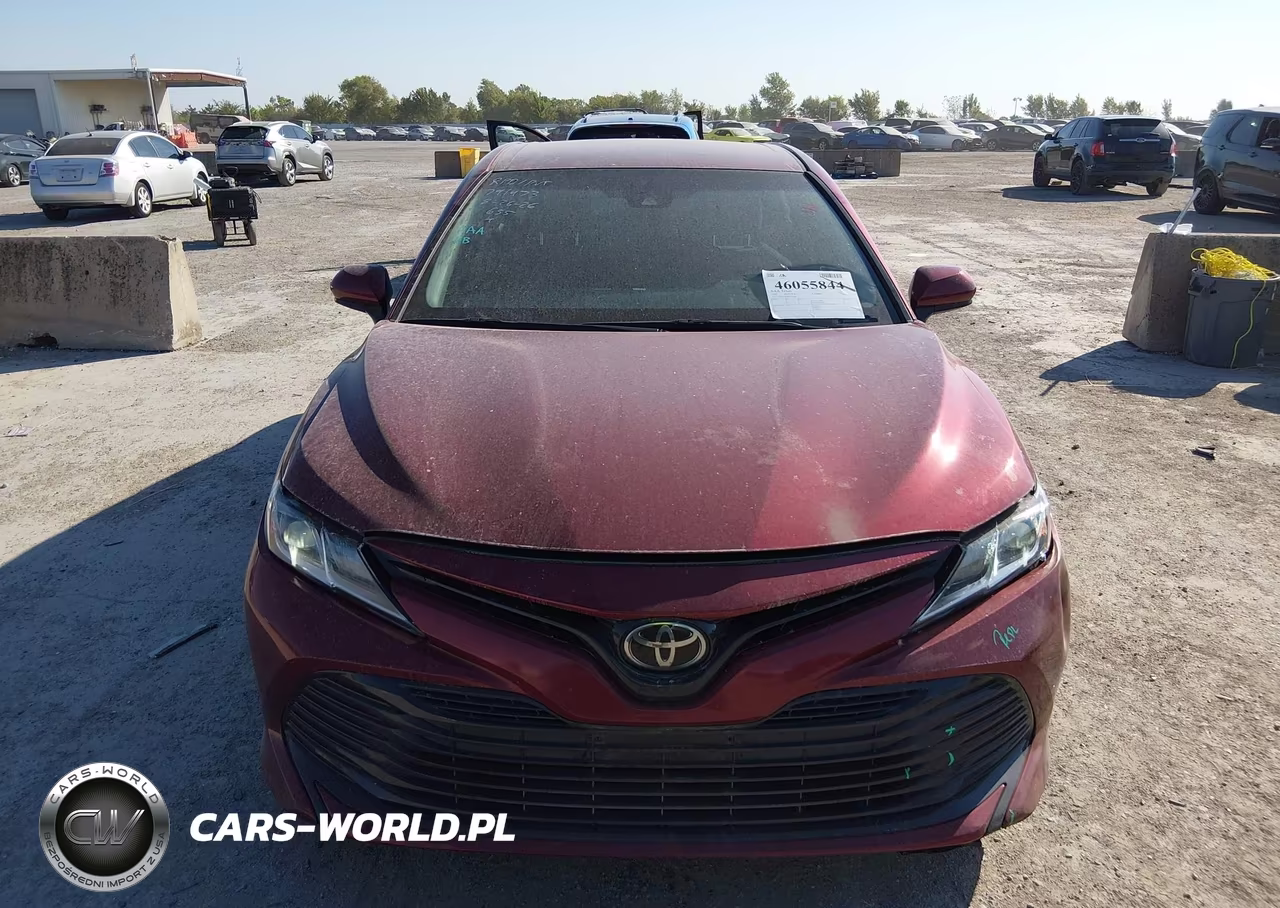 2018 Toyota Camry Le VIN:4T1B11HK9JU523086 - 12