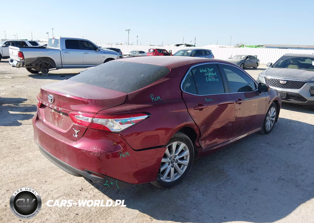 2018 Toyota Camry Le VIN:4T1B11HK9JU523086 - 4