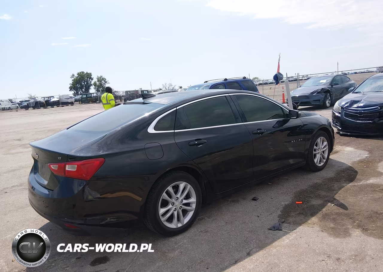 2017 Chevrolet Malibu 1Lt VIN:1G1ZE5ST4HF103677 - 4