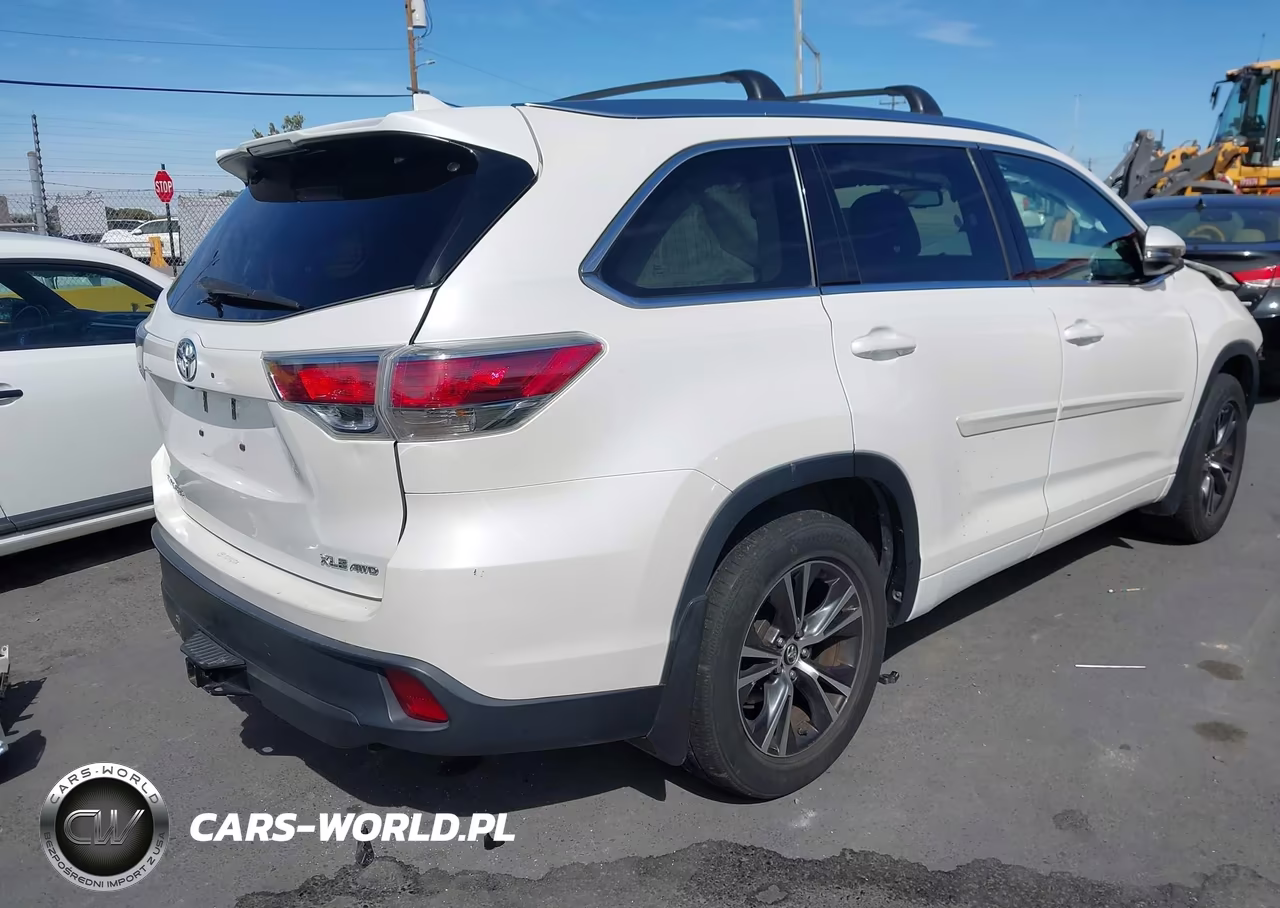 2016 Toyota Highlander Xle V6 VIN:5TDJKRFH4GS343112 - 4