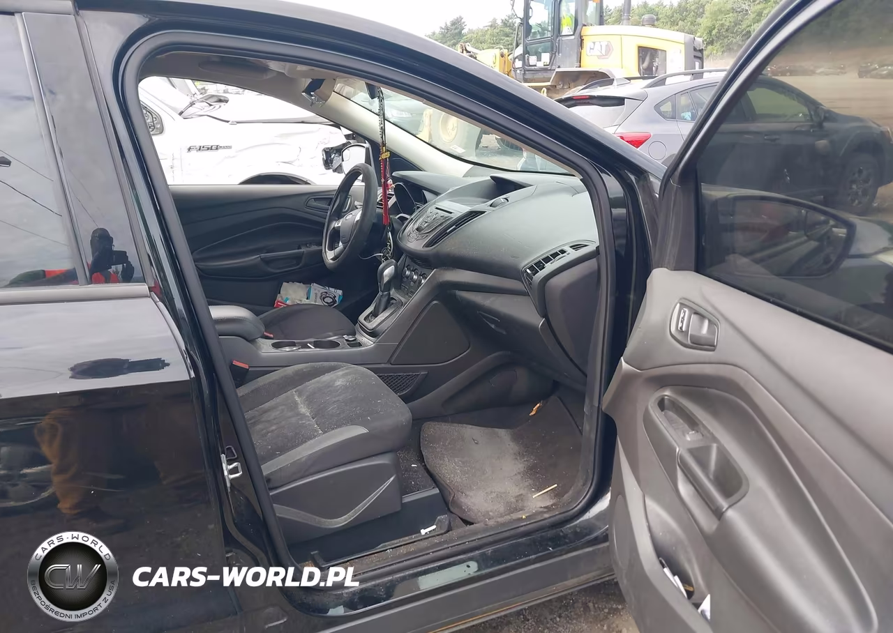 2016 Ford Escape S VIN:1FMCU0F7XGUC31704 - 5