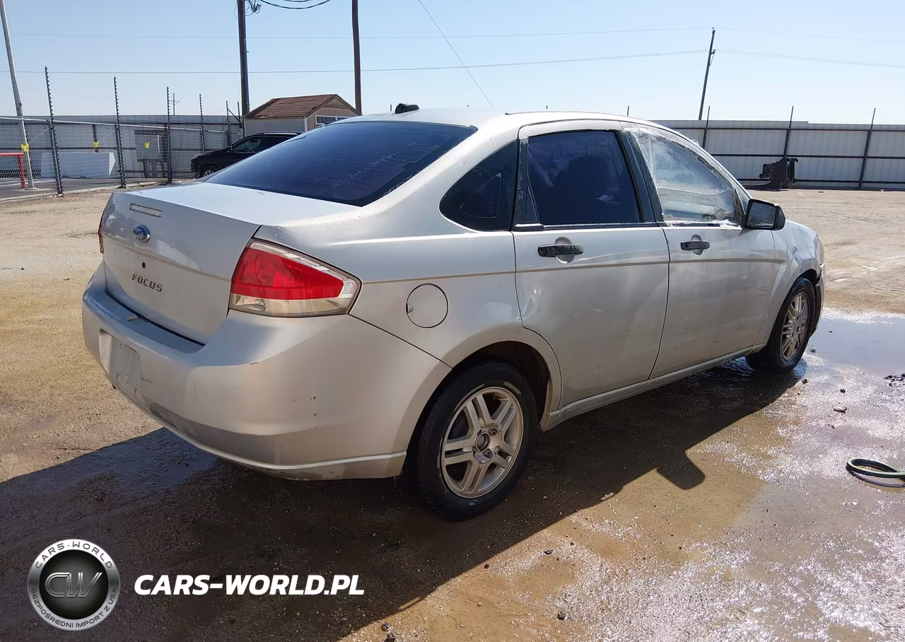 2008 Ford Focus S VIN:1FAHP34NX8W233310 - 4