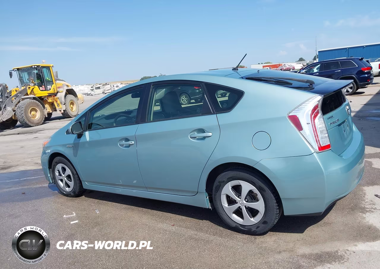 2013 Toyota Prius Two VIN:JTDKN3DU2D1641076 - 15