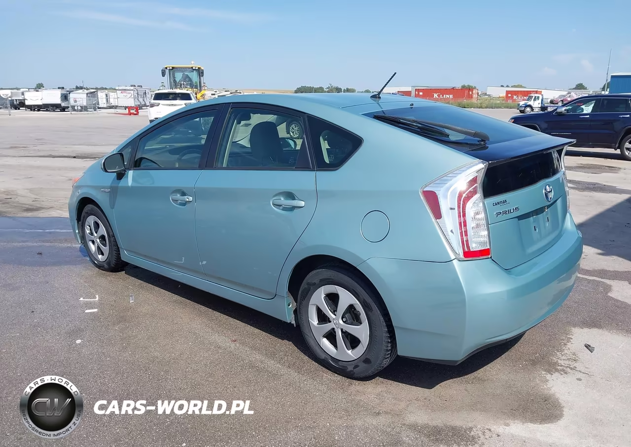 2013 Toyota Prius Two VIN:JTDKN3DU2D1641076 - 3