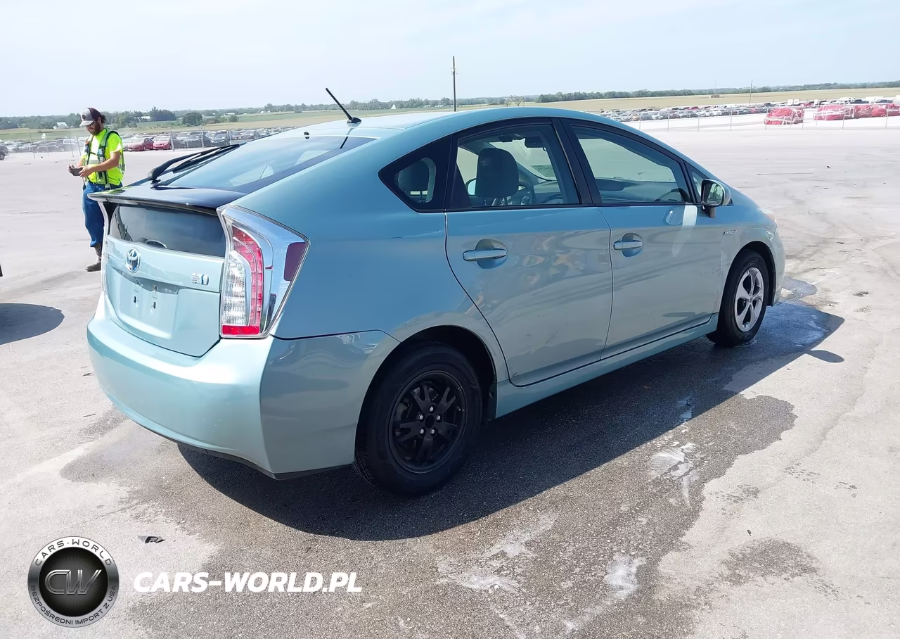2013 Toyota Prius Two VIN:JTDKN3DU2D1641076 - 4