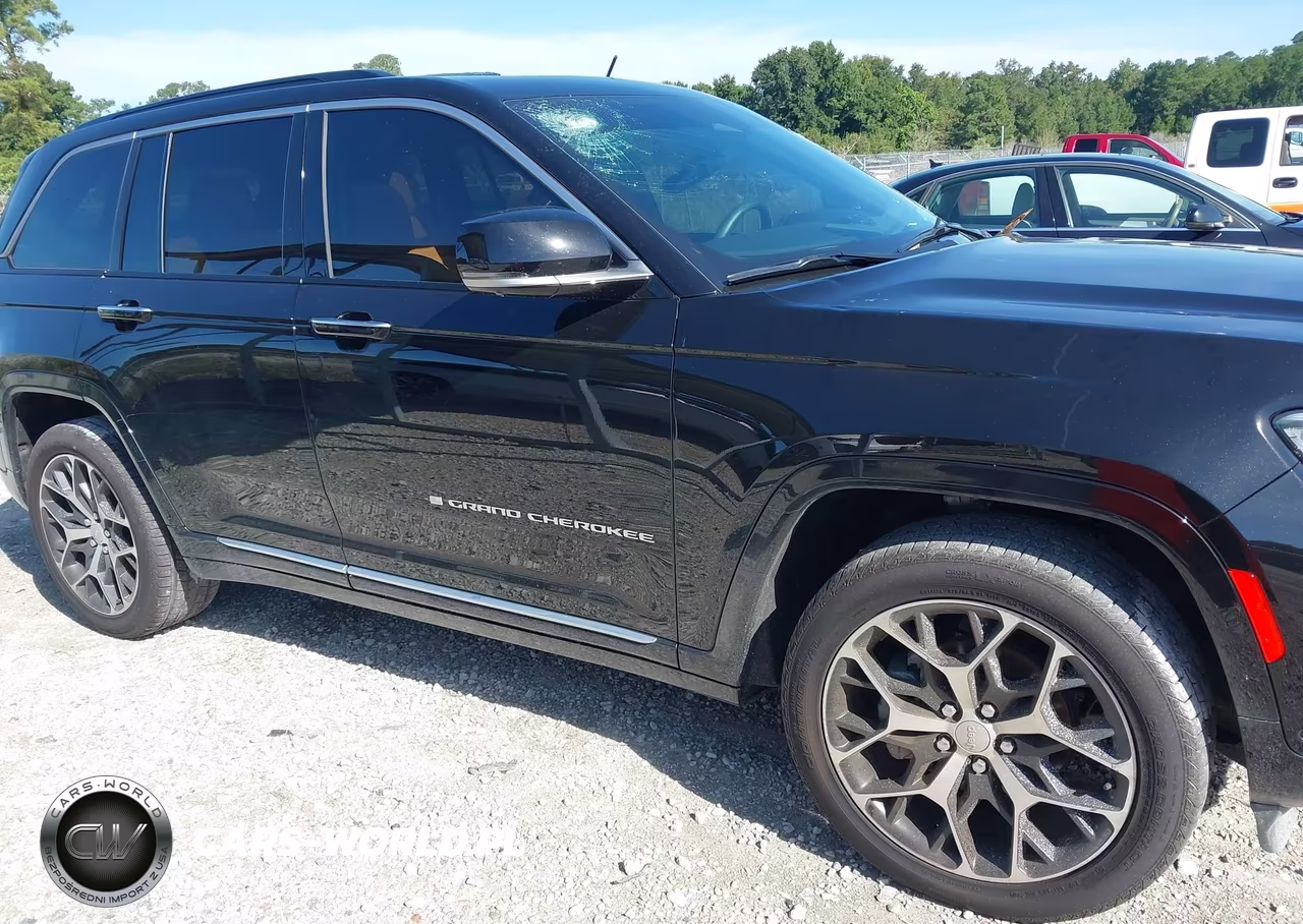 2025 Jeep Grand Cherokee Summit Reserve 4X4 VIN:1C4RJHEG8S8637554 - 13