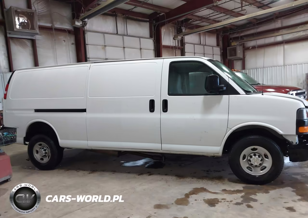 2023 Chevrolet Express 2500 Delivery Van VIN:1GCWGBFP5P1175337 - 13