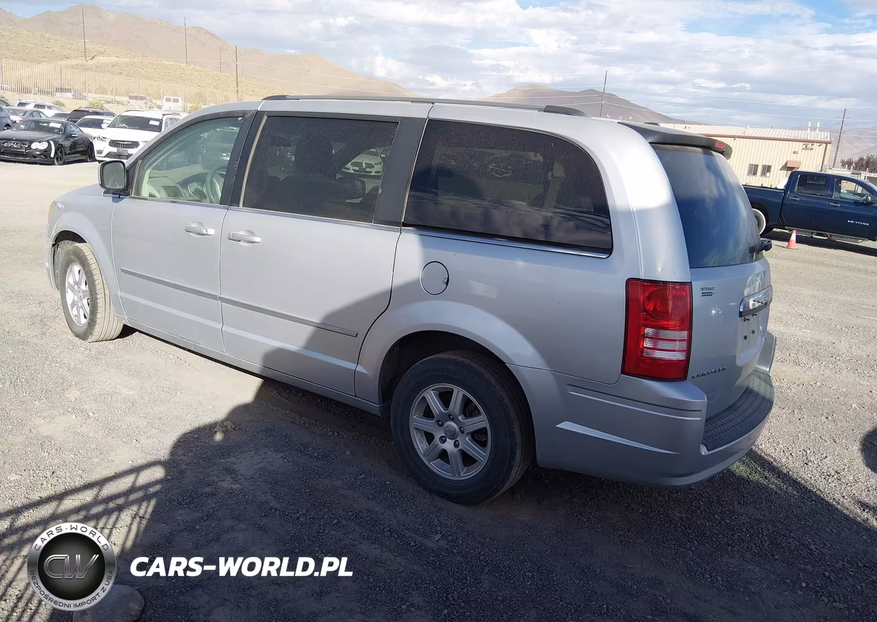 2010 Chrysler Town & Country Touring VIN:2A4RR5D12AR319575 - 3