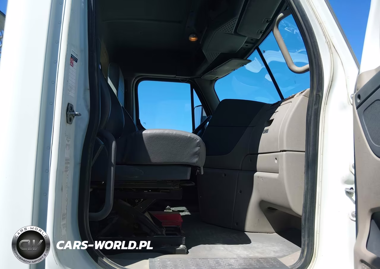 2013 Freightliner Cascadia 113