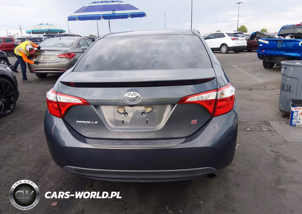 2015 Toyota Corolla S Plus VIN:5YFBURHE2FP318184 - 17