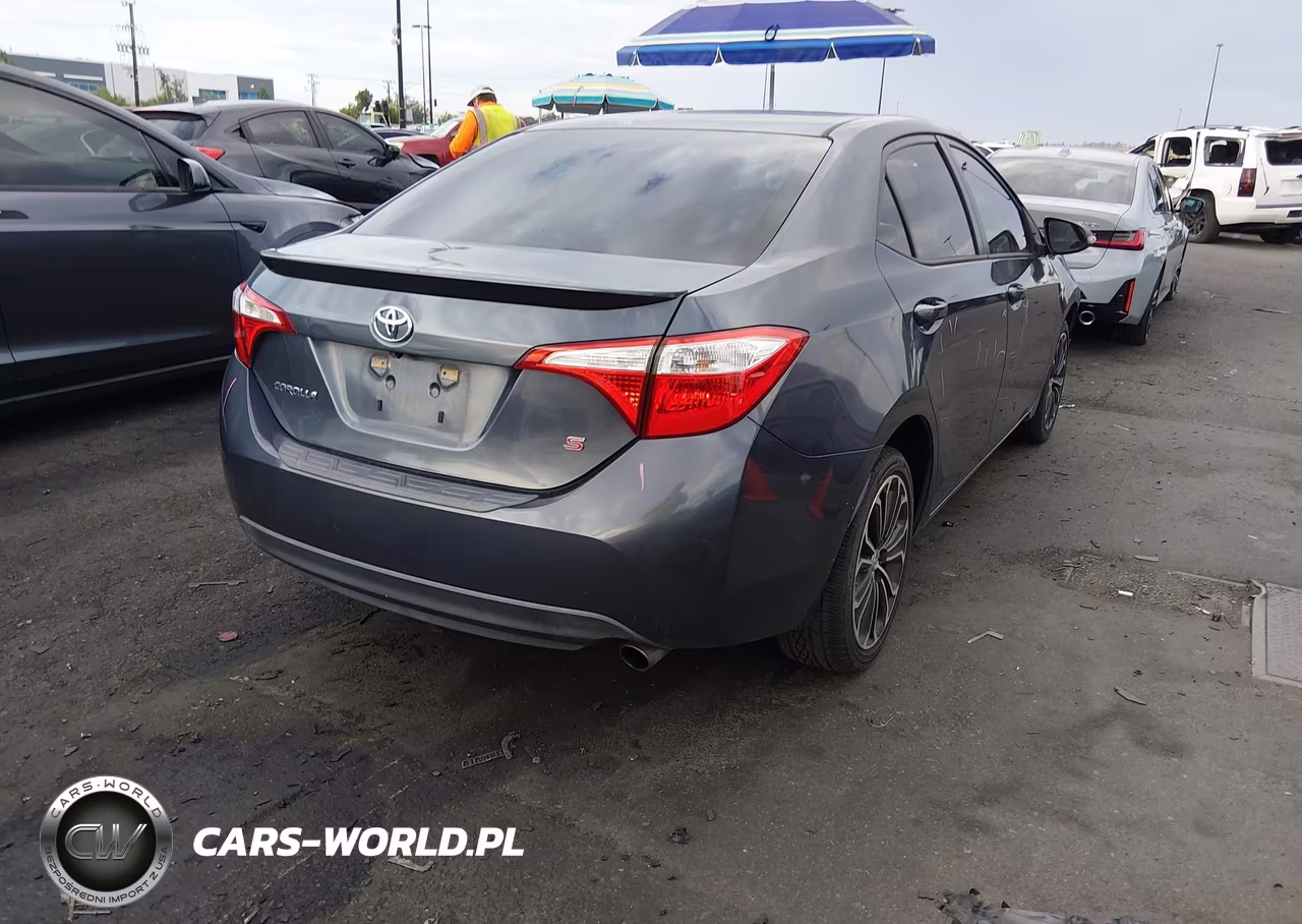 2015 Toyota Corolla S Plus VIN:5YFBURHE2FP318184 - 4