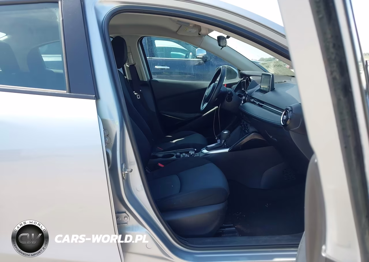 2018 Toyota Yaris Ia VIN:3MYDLBYV1JY313068 - 5
