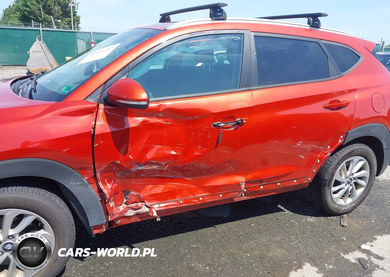 2017 Hyundai Tucson Se Plus VIN:KM8J3CA41HU443451 - 6