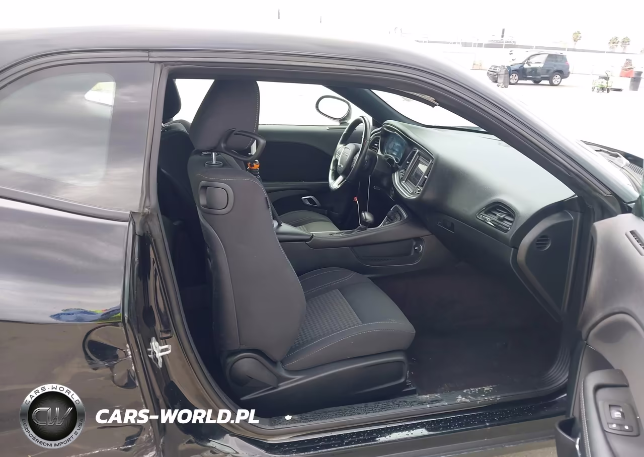 2019 Dodge Challenger Sxt VIN:2C3CDZAG0KH502141 - 5