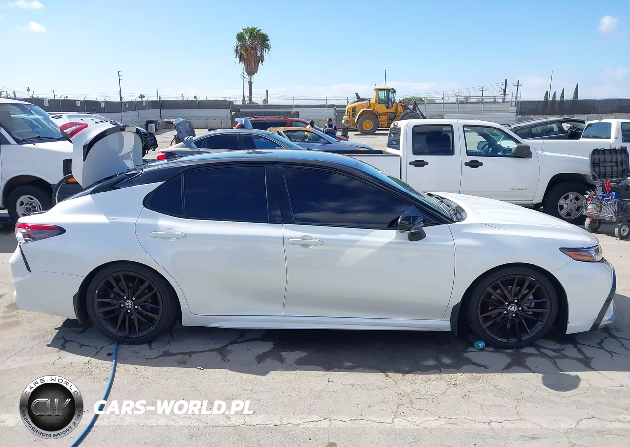 2022 Toyota Camry Xse Hybrid VIN:4T1K31AK2NU042753 - 13