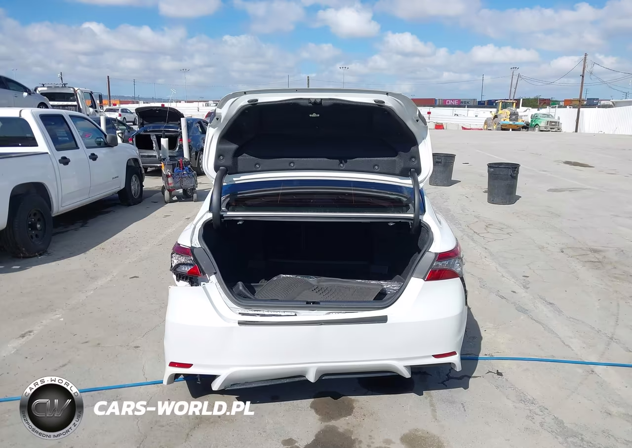 2022 Toyota Camry Xse Hybrid VIN:4T1K31AK2NU042753 - 16