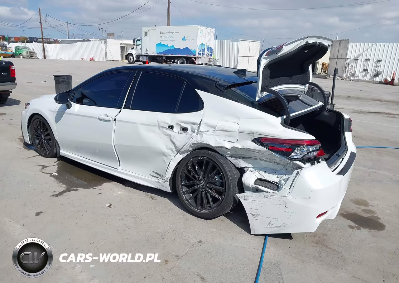 2022 Toyota Camry Xse Hybrid VIN:4T1K31AK2NU042753 - 3