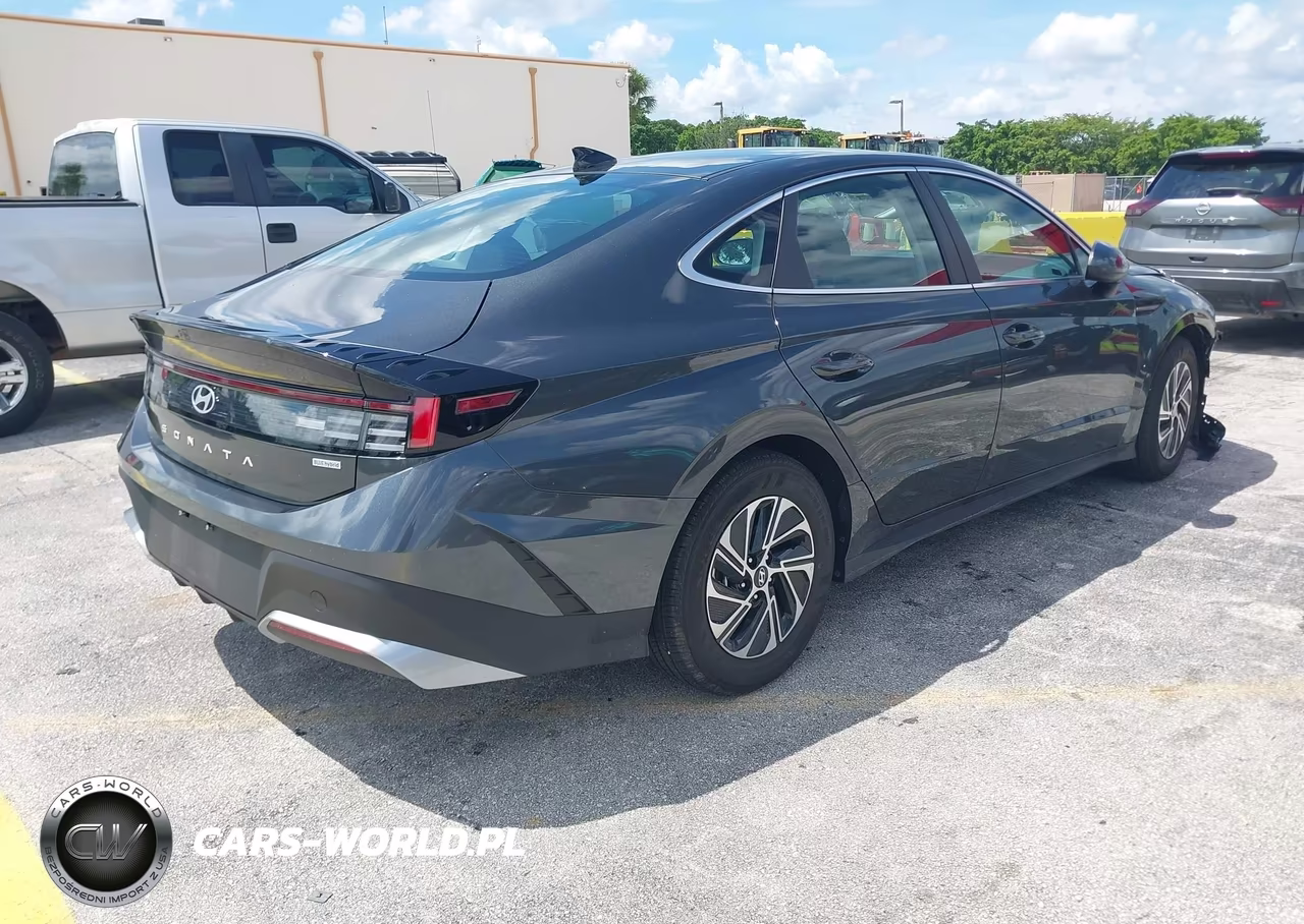 2026 Hyundai Sonata Hybrid Blue VIN:KMHL24JJ1TA167001 - 4