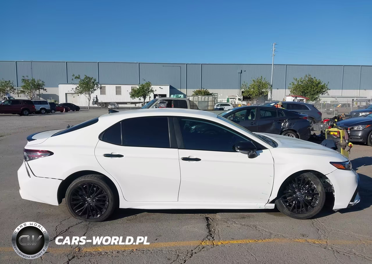 2022 Toyota Camry Se Nightshade Edition VIN:4T1G11AK1NU054596 - 13