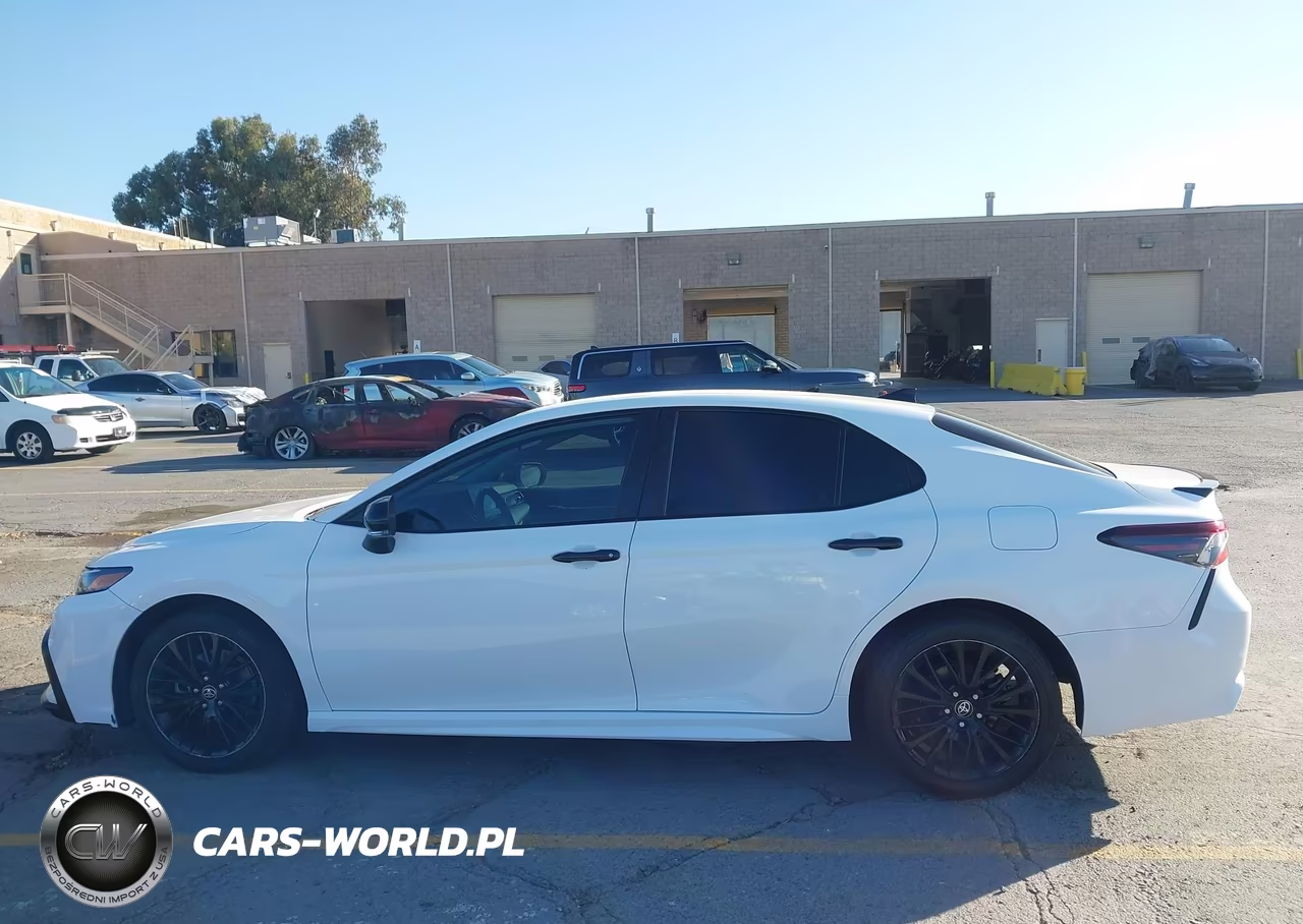 2022 Toyota Camry Se Nightshade Edition VIN:4T1G11AK1NU054596 - 14